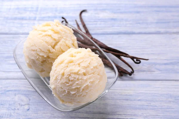 Délicieuse crème glacée vanille — Photo