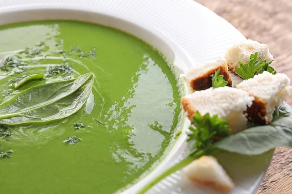 Delicious spinach soup — Stock Photo, Image