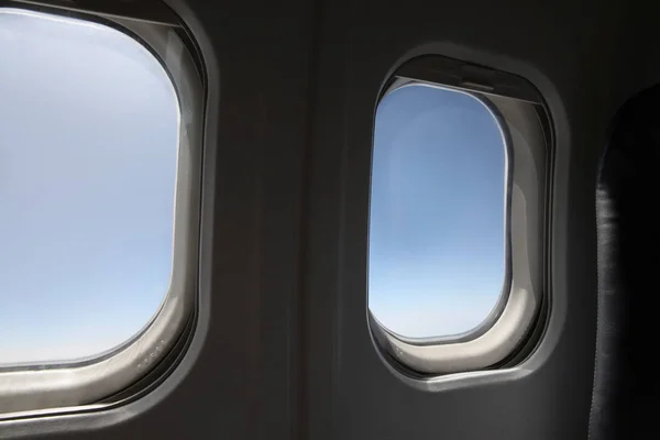 Dos ventanas de avión —  Fotos de Stock