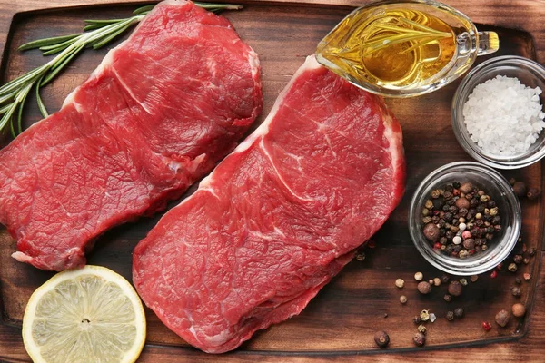 Fresh raw meat — Stock Photo, Image