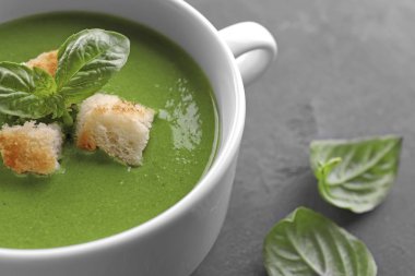 Lezzetli ıspanak çorbası 