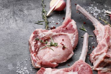 Baharat ile ham kaburga 