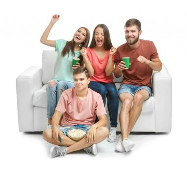 Arkadaşlar beyaz izole Tv izlemek