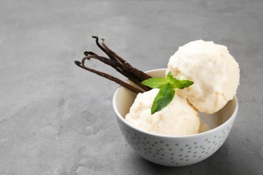 lezzetli vanilyalı dondurma