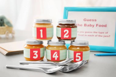 Kavanoz farklı püresi ile