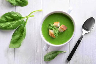 Lezzetli ıspanak çorbası 