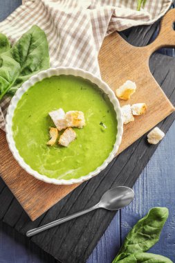 Lezzetli ıspanak çorbası 