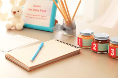 Kavanoz farklı püresi ile