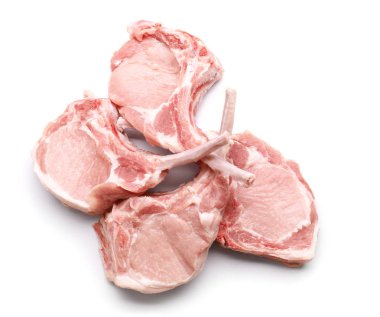 Ham kaburga üzerinde beyaz izole ile kompozisyon