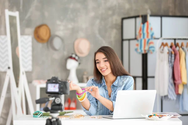 Female blogger recording video — Stock Photo, Image