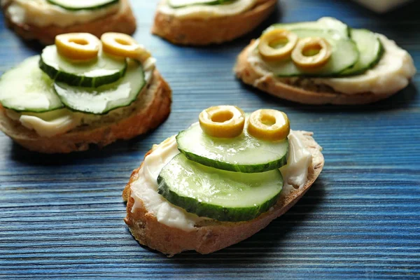 Sandwiches with fresh cucumber — Stock Photo, Image