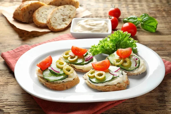 Sandwiches with fresh cucumber — Stock Photo, Image