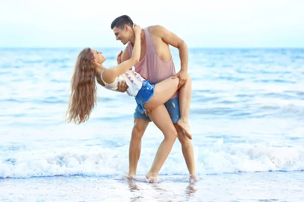 Happy young couple — Stock Photo, Image