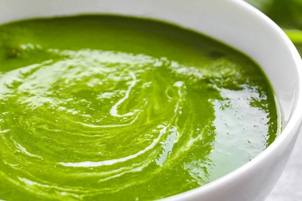 Bowl with tasty spinach soup — Stock Photo, Image