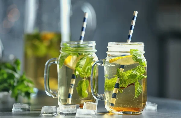 Mason jars with mint julep — Stock Photo, Image