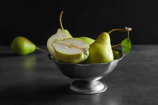 Delicious ripe pears — Stock Photo, Image