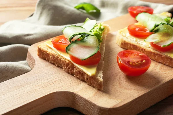 Sandwiches with fresh cucumber — Stock Photo, Image