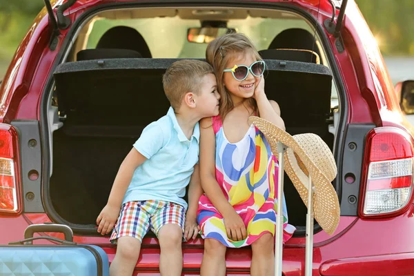 Children sitting in car — Stock Photo, Image