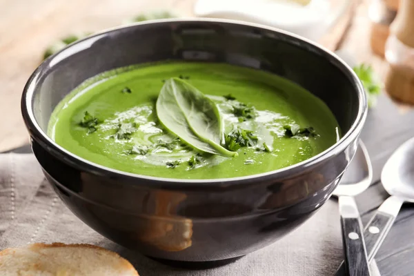 Delicious spinach soup — Stock Photo, Image