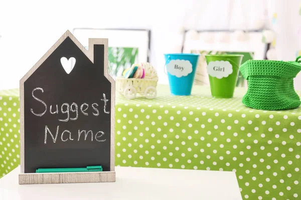 Metin Öner adı ile küçük kara tahta 