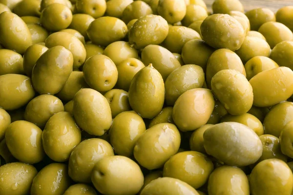 Birçok yeşil zeytin