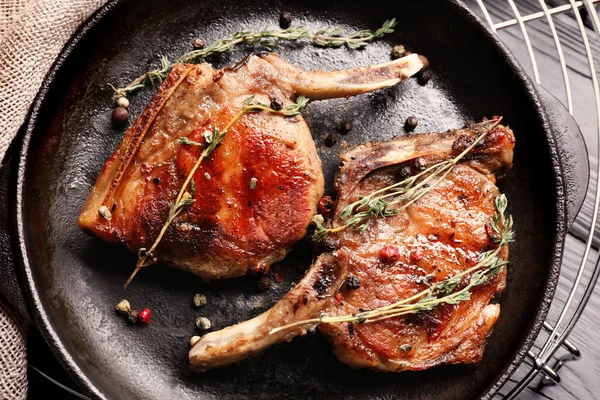 Kızartma tavası lezzetli etli