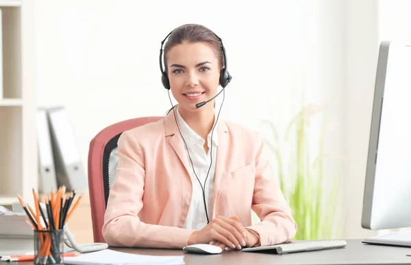 Young female receptionist — Stock Photo, Image