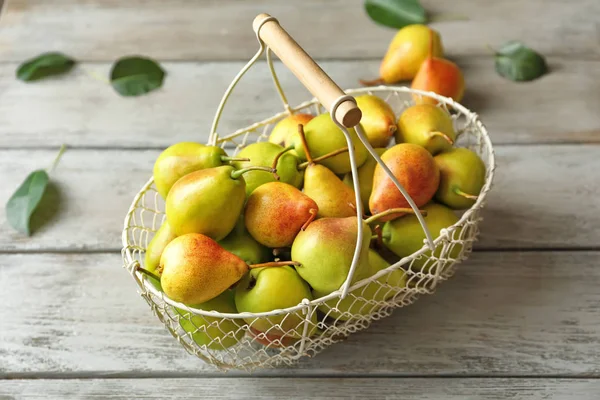 Heerlijke rijpe peren — Stockfoto