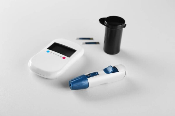 Композиция с цифровым глюкометром
 