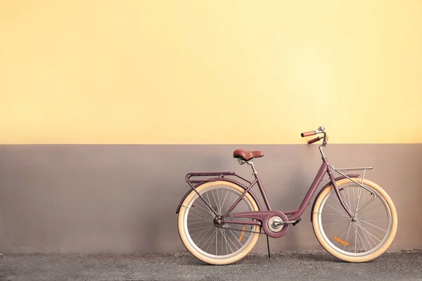 Elegante nova bicicleta — Fotografia de Stock