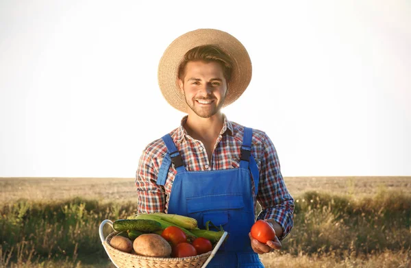 Jovem agricultor masculino — Fotografia de Stock