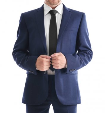 Yakışıklı adam beyaz izole takım elbiseli