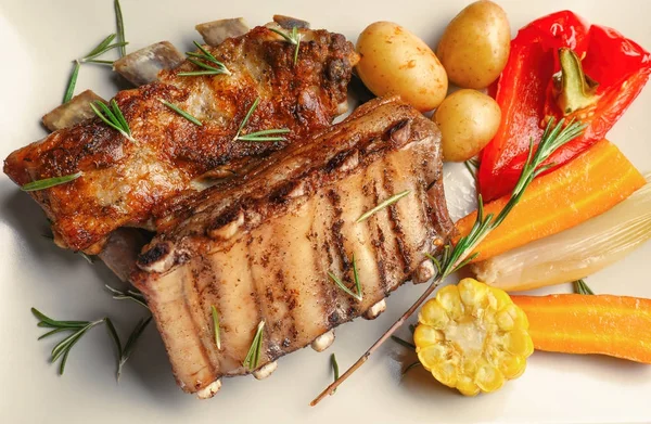 lezzetli ızgara kaburga 