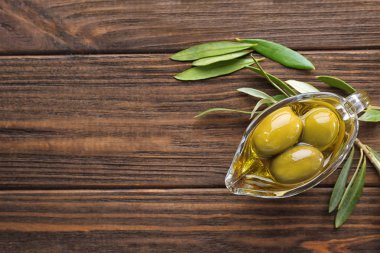 zeytin yağı ile tekne 