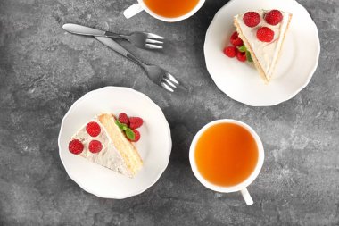 Ahududu ile lezzetli pasta