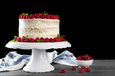 Ahududu ile lezzetli pasta