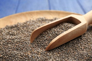 Kase ve kepçe ile chia tohum