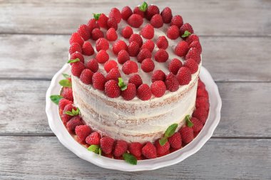 Ahududu ile lezzetli pasta