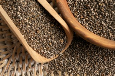 Kase ve kepçe ile chia tohum