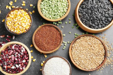 Farklı taneli kaseler. 