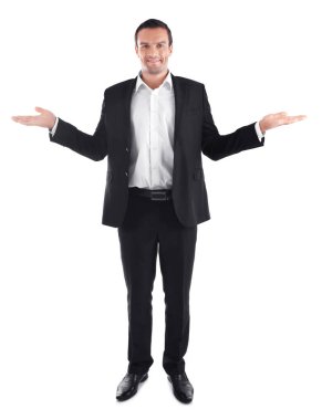 Zarif siyah elbiseli yakışıklı adam  