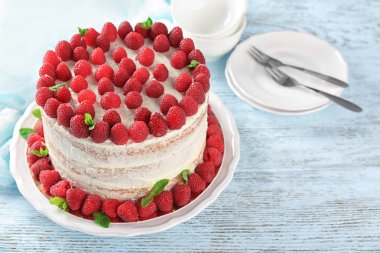 Ahududu ile lezzetli pasta