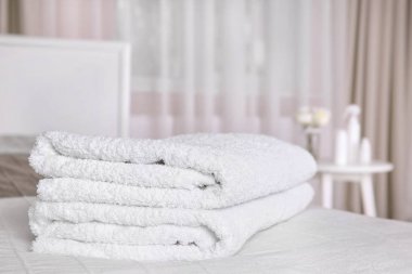 temiz beyaz havlular 