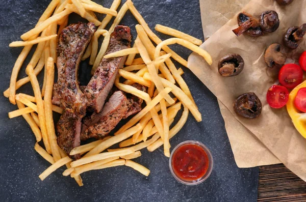 Delicious grilled steak frites — Stock Photo, Image