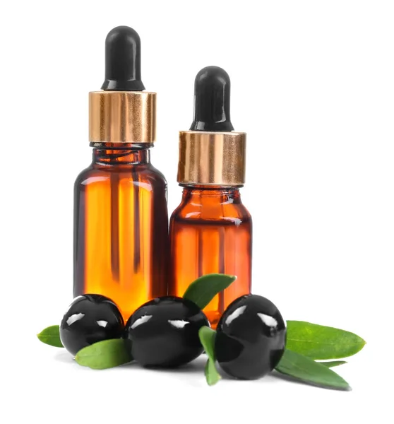Flaschen mit natürlichem Olivenöl — Stockfoto