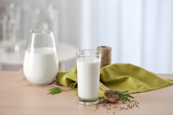 Složení s konopné mléko — Stock fotografie