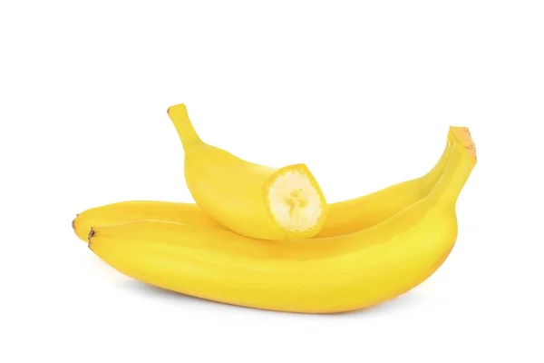 Rijpe bananen geïsoleerd op wit — Stockfoto