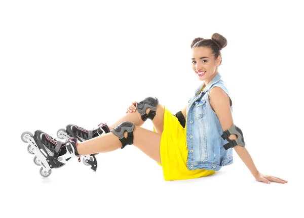 Ung kvinna på rullskridskor — Stockfoto