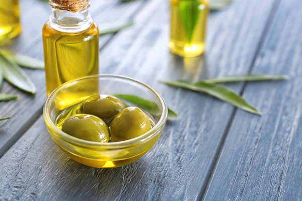 Glassware with olive oil — Stock Photo, Image