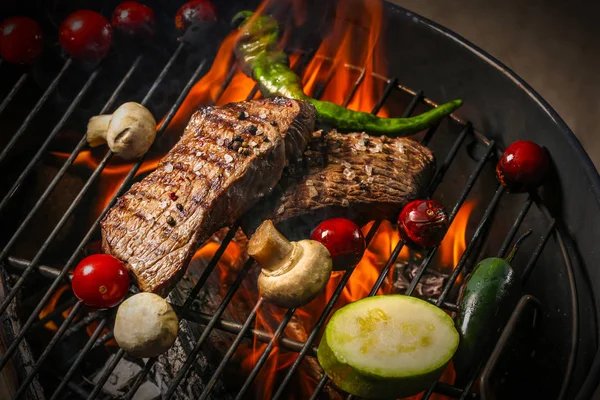 Köstlich gekochtes Fleisch — Stockfoto